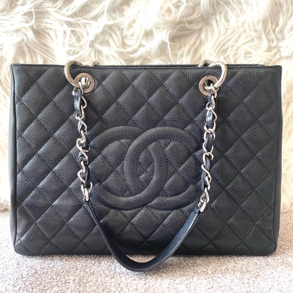 ๐๐๐๐๐๐ Black Quilted Caviar Grand Shopping Tote - Picture 6 of 16
